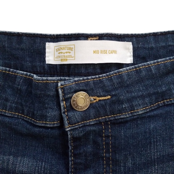 Levi's Cuffed Mid-Rise Capri Jeans Size 22 - Picture 3 of 11